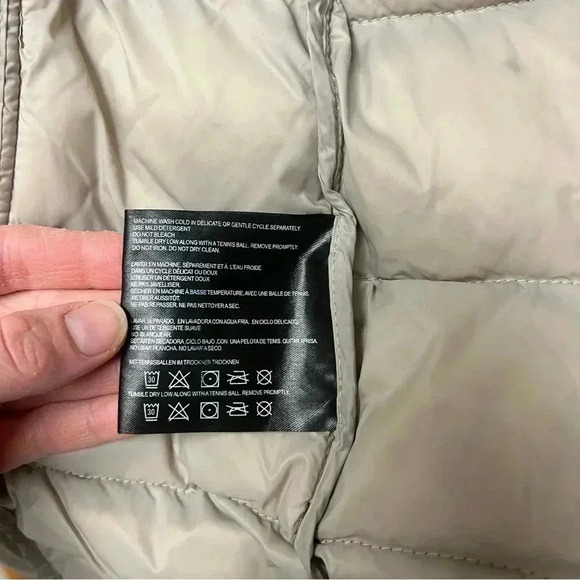 BERNARDO Women's Packable Zip Puffer Jacket with Pillow Collar Down Alternative - Picture 9 of 12